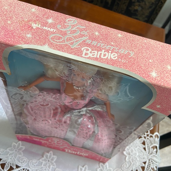 The 35th Anniversary Barbie Doll 1997 Walmart Special Edition collectib… - Picture 4 of 8